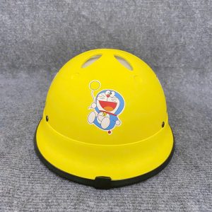 Xưởng sản xuất nón bảo hiểm Lion hỗ trợ chương trình an toàn giao thông cho học sinh