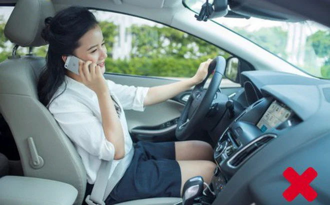 Không sử dụng điện thoại khi lái xe